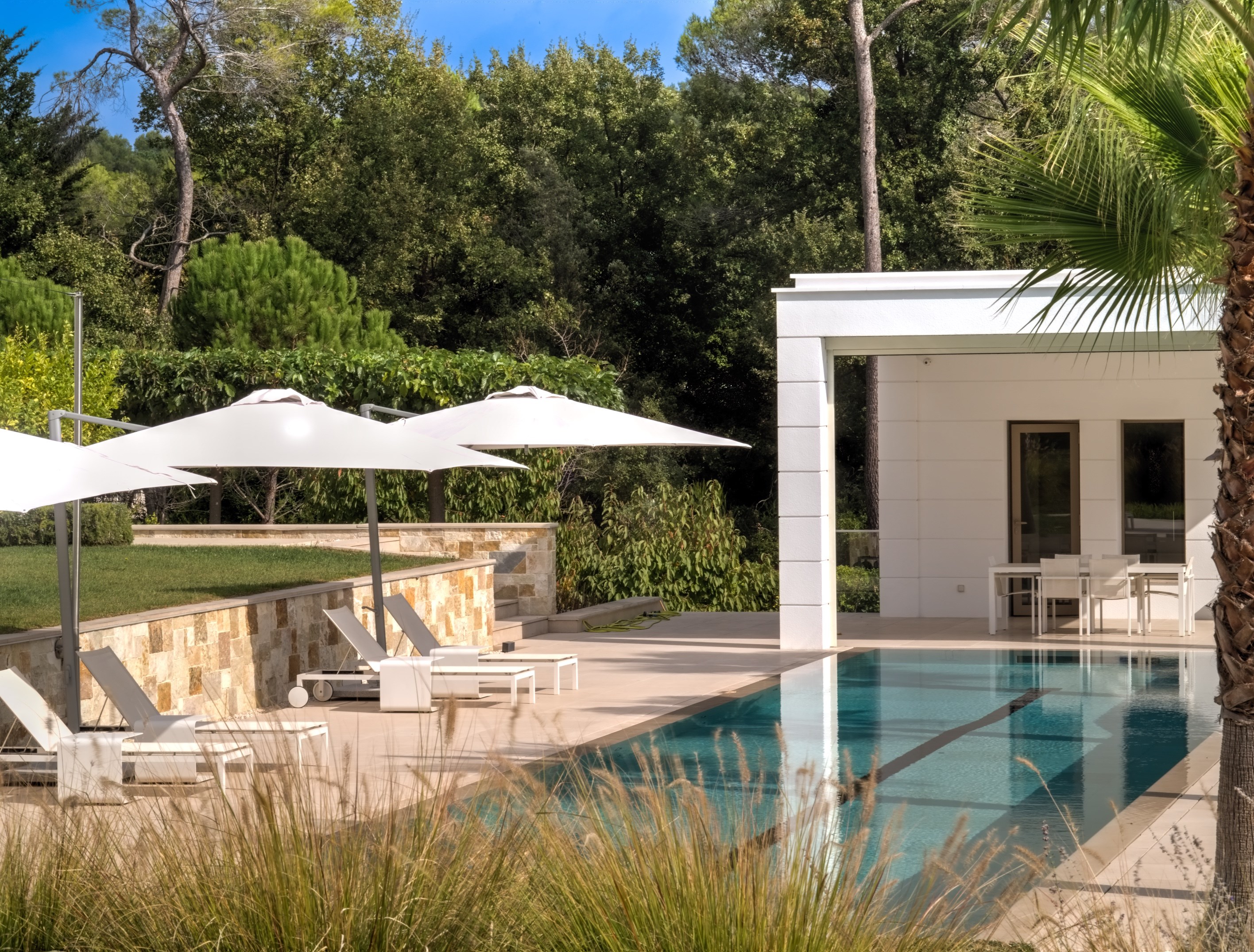  Contemporary luxury villa with guest house, wellness area and pool for sale in … - 物件實景