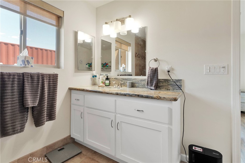 Lucerne Valley, California, 92356, United States, 6 Bedrooms Bedrooms, ,5 BathroomsBathrooms,Residential,For Sale,1986266