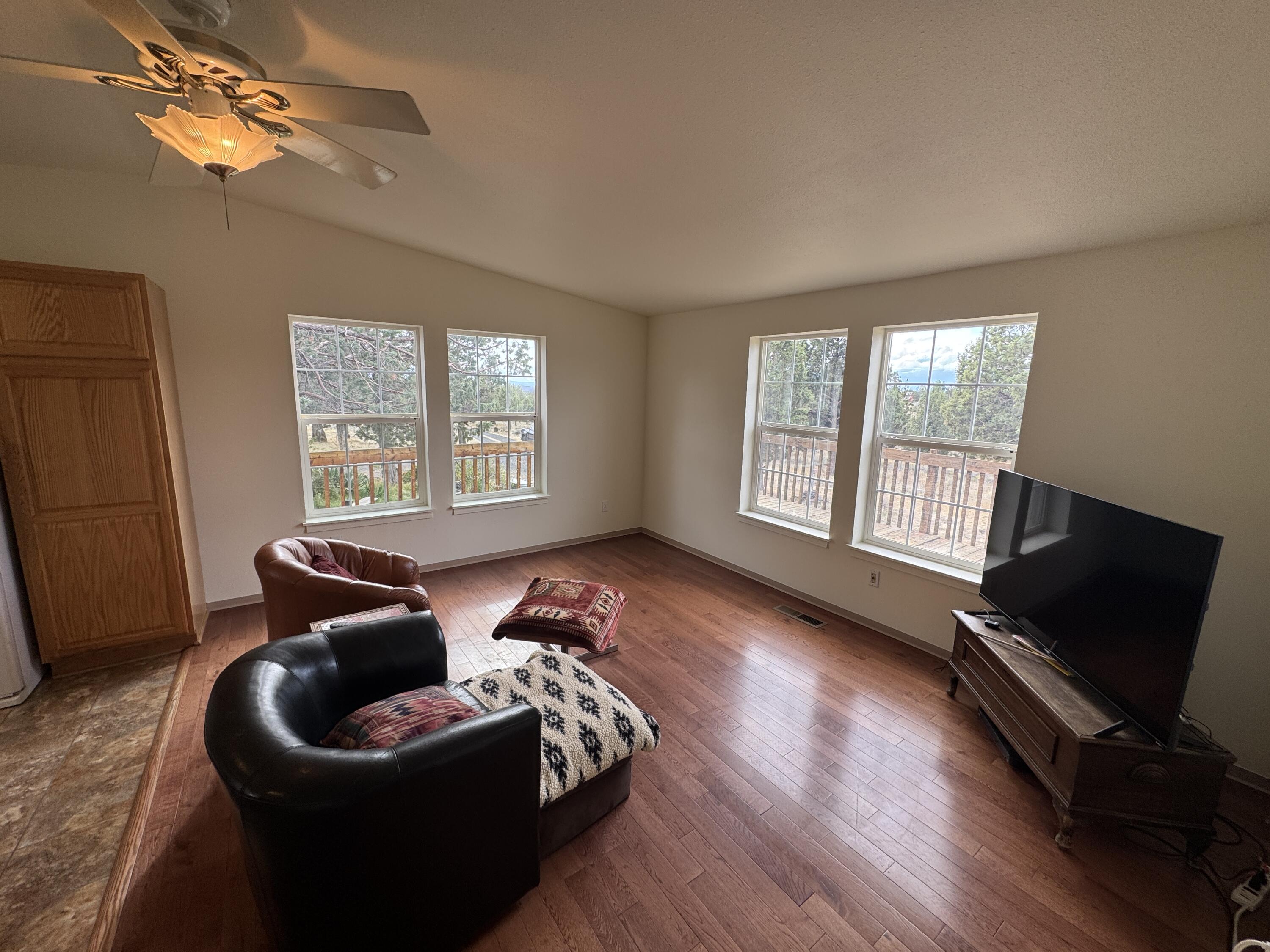 Prineville, Oregon, 97754, United States, 3 Bedrooms Bedrooms, ,2 BathroomsBathrooms,Residential,For Sale,1973827