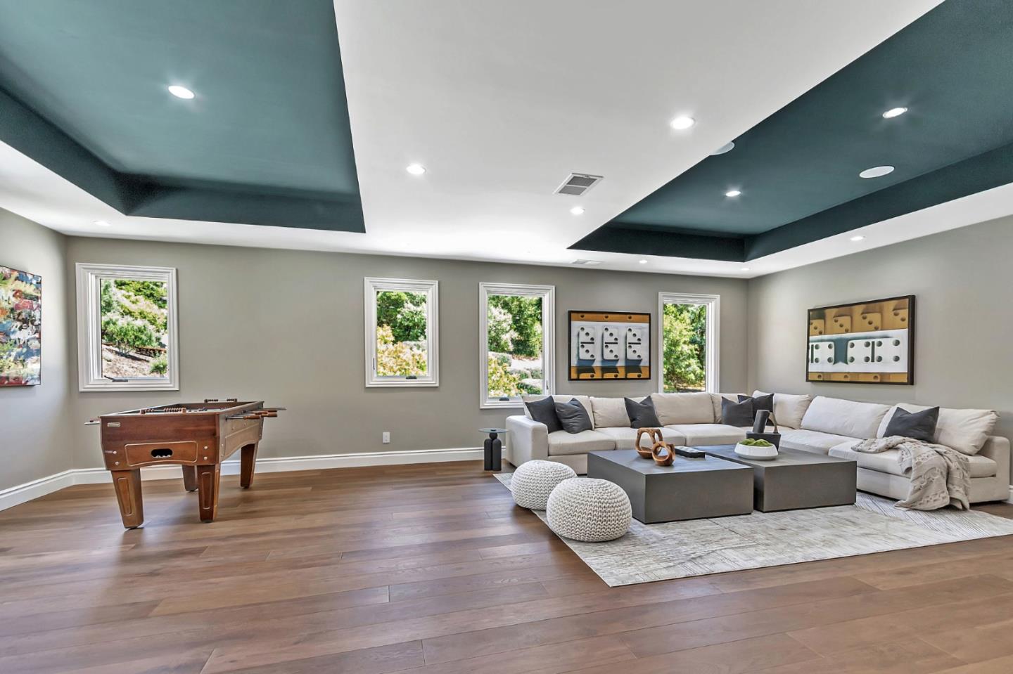 Los Gatos, California, 95032, United States, 8 Bedrooms Bedrooms, ,11 BathroomsBathrooms,Residential,For Sale,1855941