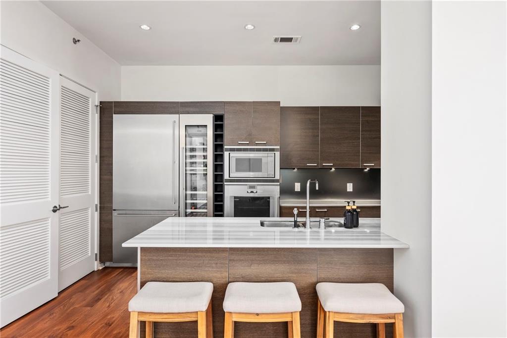 Atlanta, Georgia, 30308, United States, 2 Bedrooms Bedrooms, ,3 BathroomsBathrooms,Residential,For Sale,1967634