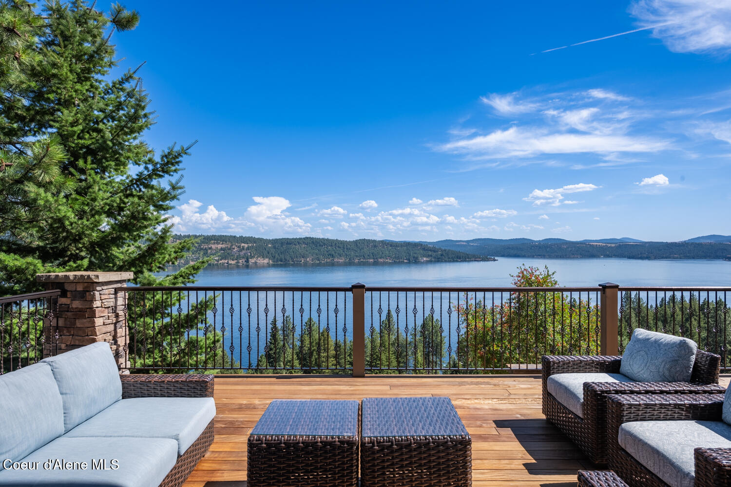 Coeur d'Alene, Idaho, 83814, United States, 4 Bedrooms Bedrooms, ,4 BathroomsBathrooms,Residential,For Sale,1909432