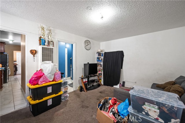 Los Angeles, California, 90044, United States, 2 Bedrooms Bedrooms, ,Residential,For Sale,1869360