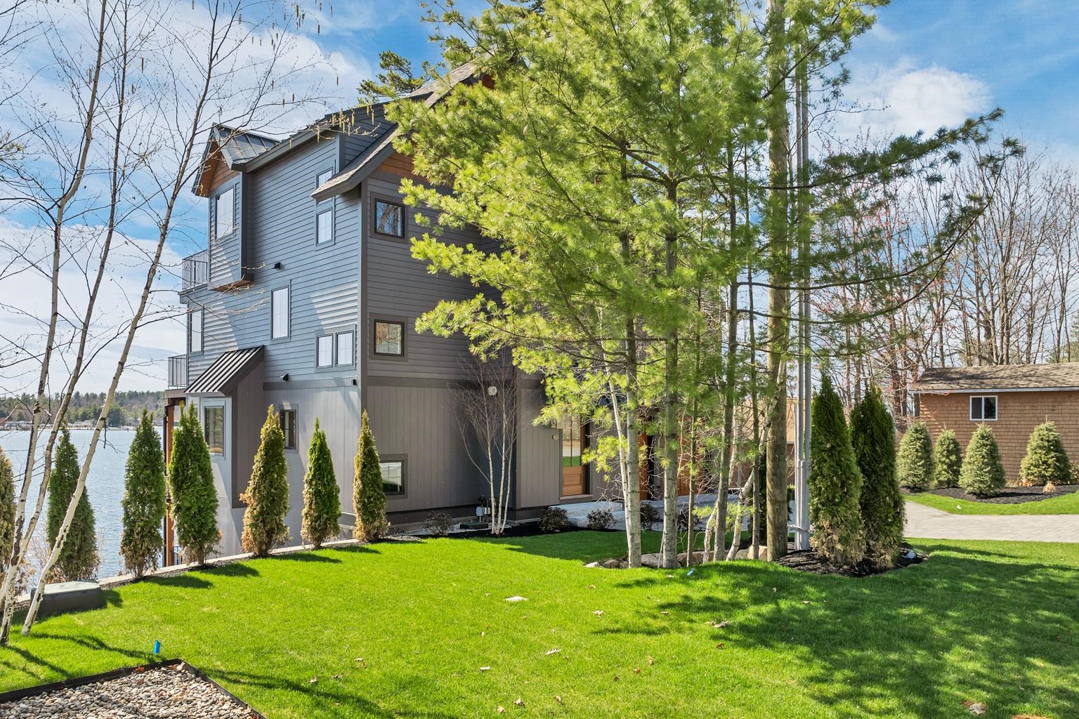 Gilford, New Hampshire, 03249, United States, 5 Bedrooms Bedrooms, ,6 BathroomsBathrooms,Residential,For Sale,1794777