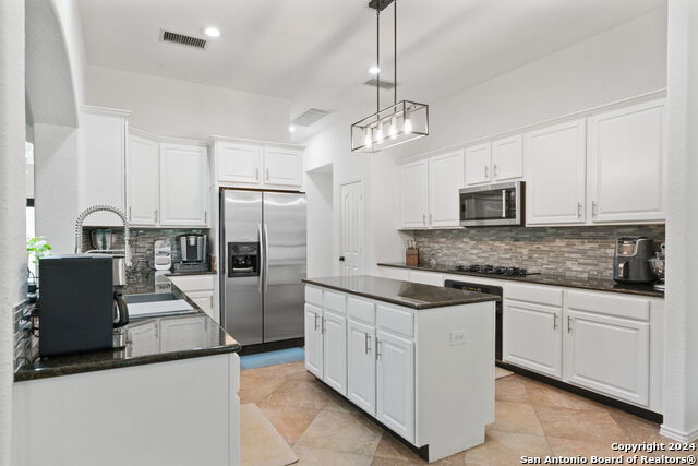 614 E Cypress Trail, San Antonio, Texas, 78256, United States, 4 Bedrooms Bedrooms, ,3 BathroomsBathrooms,Residential,For Sale,614 E Cypress Trail,1618475