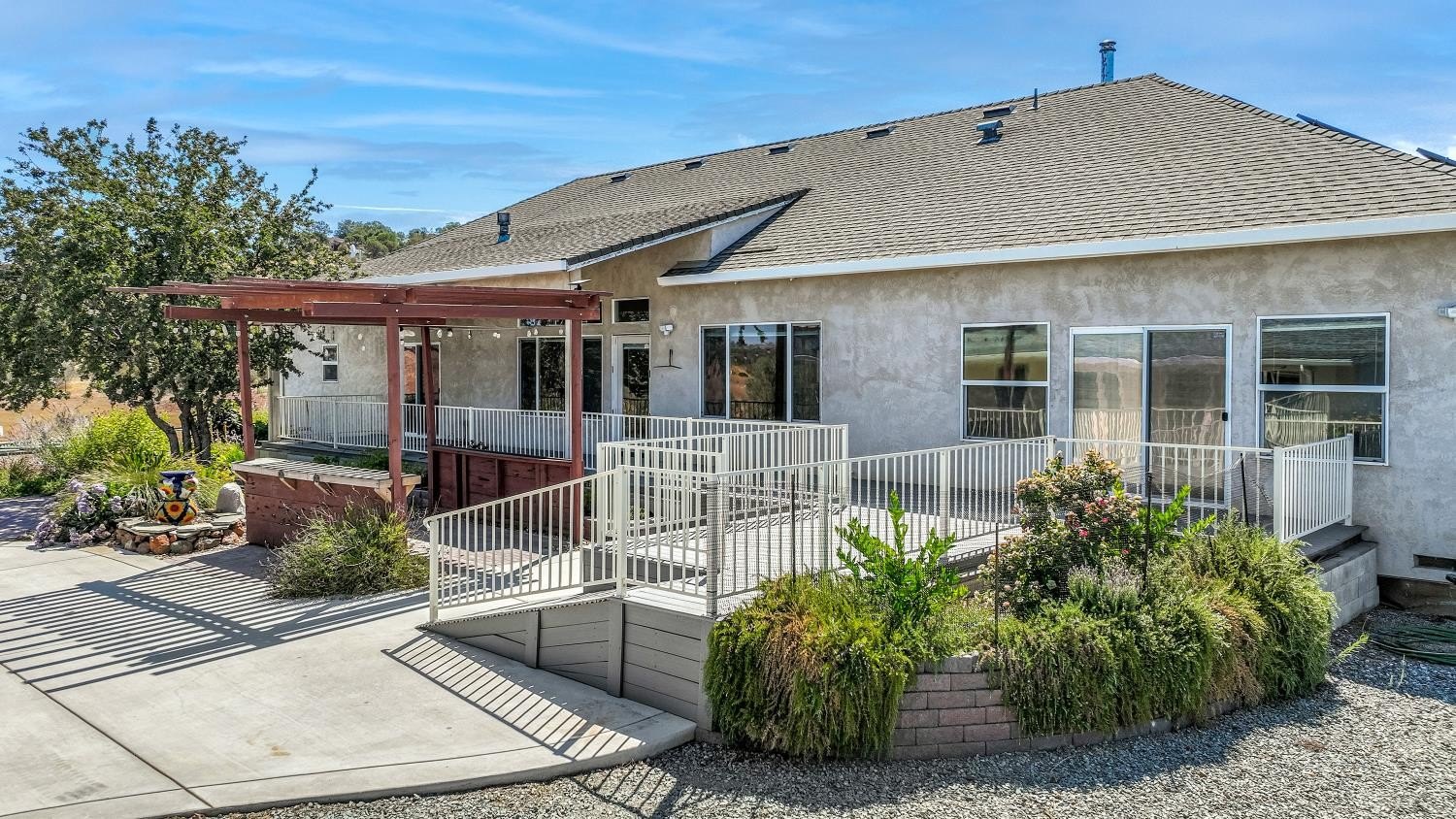 Valley Springs, California, 95252, United States, 3 Bedrooms Bedrooms, ,4 BathroomsBathrooms,Residential,For Sale,1981868