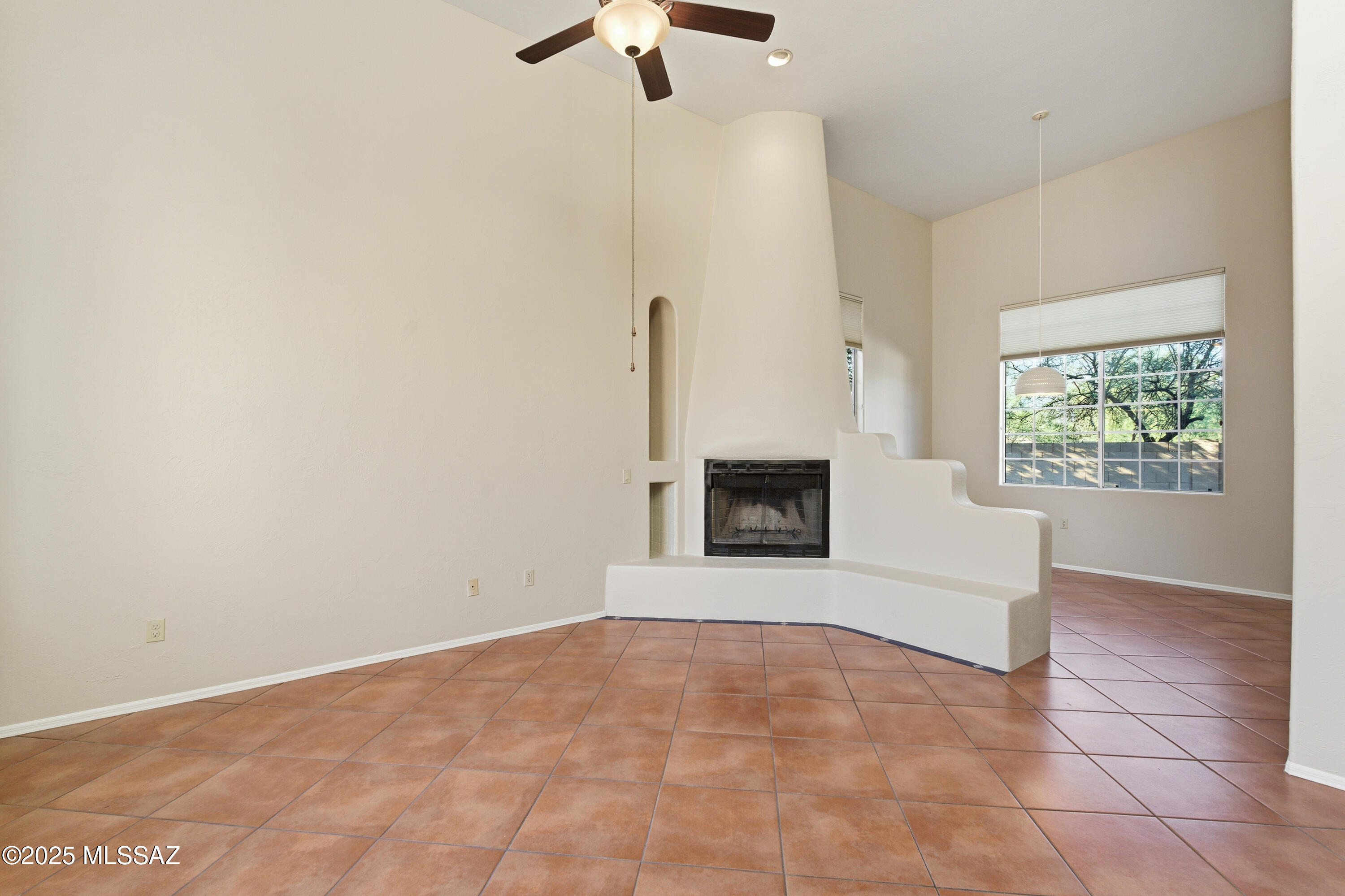 Tucson, Arizona, 85712, United States, 4 Bedrooms Bedrooms, ,3 BathroomsBathrooms,Residential,For Sale,1989179