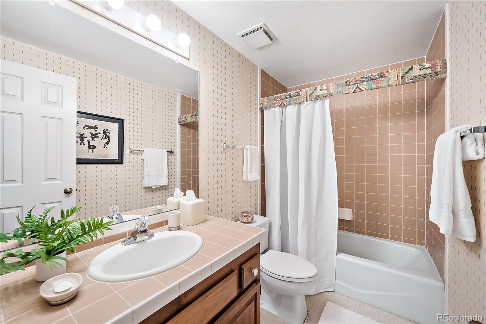 7169 S Poplar Lane, Centennial, Colorado, 80112, United States, 4 Bedrooms Bedrooms, ,2 BathroomsBathrooms,Residential,For Sale,7169 S Poplar Lane,1626299