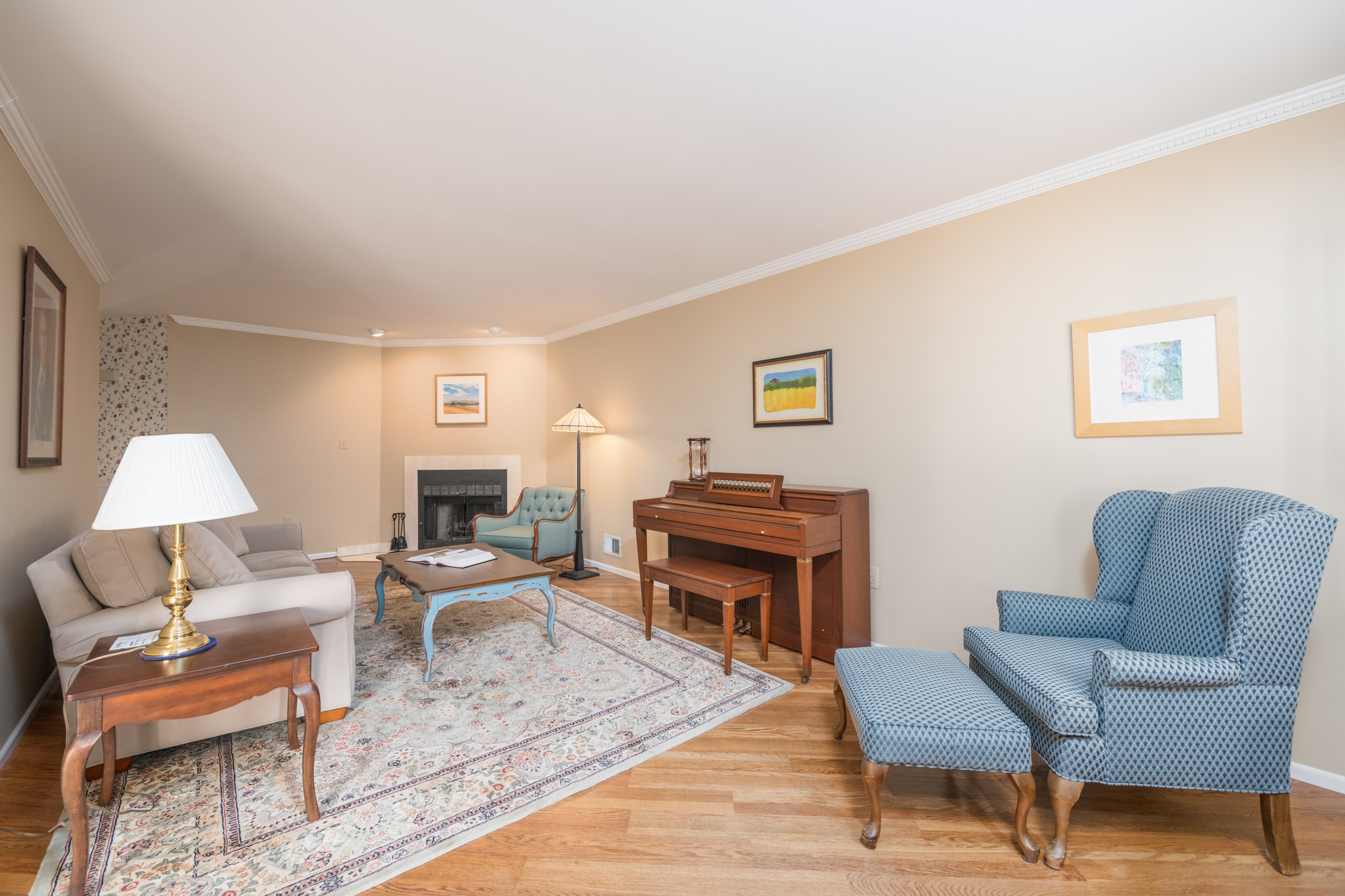  3-bedroom, 2.5-bath townhome in Little Silver - 物件實景