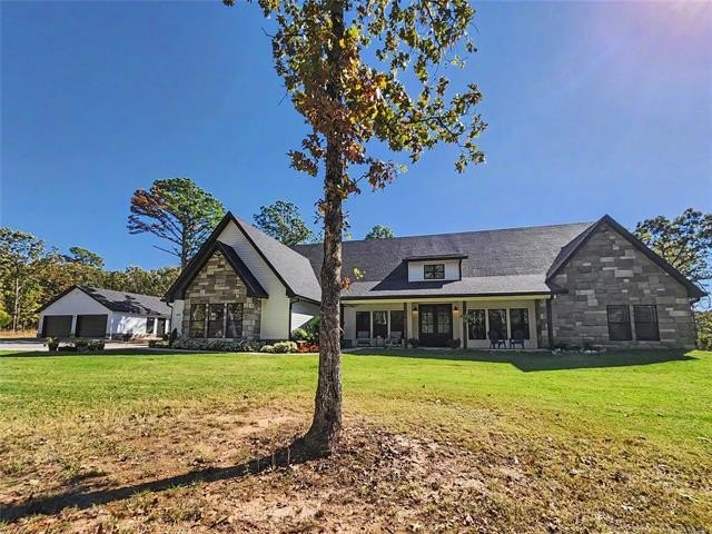 Tahlequah, Oklahoma, 74464, United States, 4 Bedrooms Bedrooms, ,4 BathroomsBathrooms,Residential,For Sale,2040103