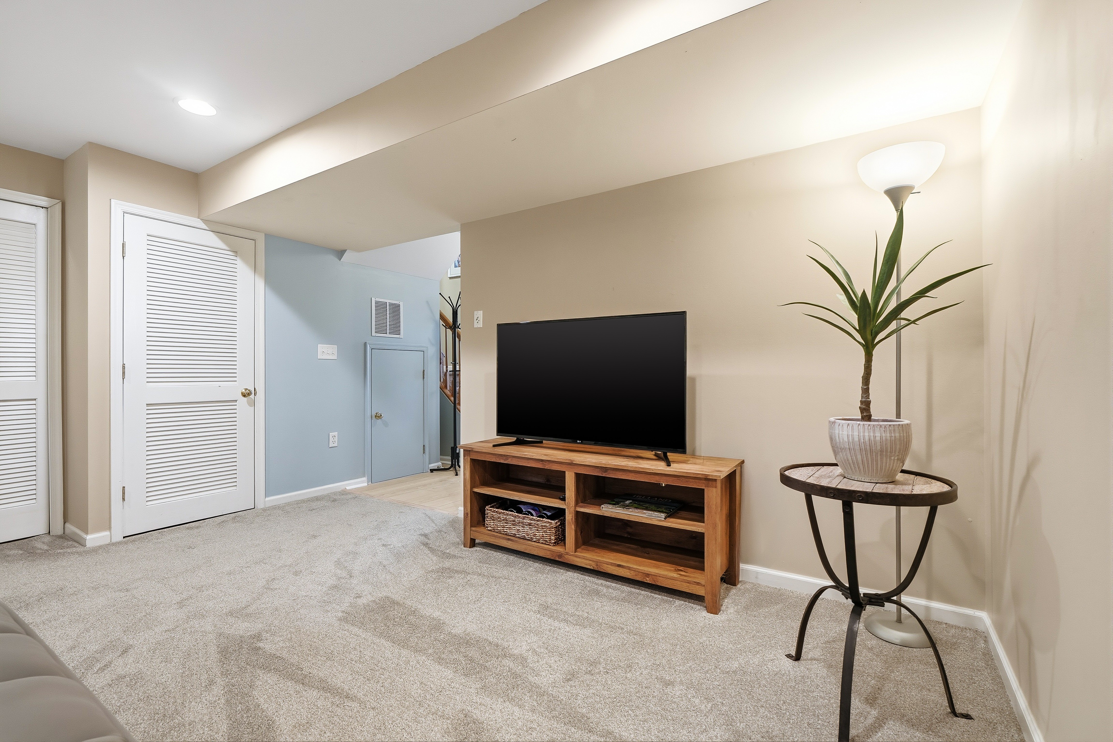  Immaculate & Beautifully Maintained Townhouse in Cedar Glen - 物件實景