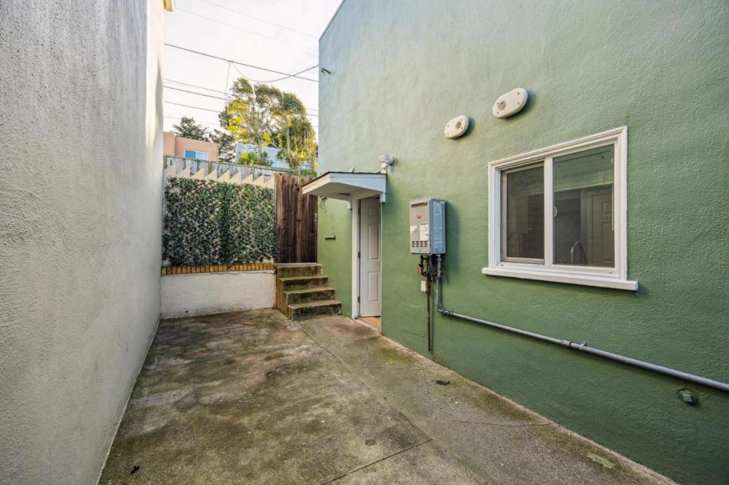 Daly City, California, 94015, United States, 5 Bedrooms Bedrooms, ,2 BathroomsBathrooms,Residential,For Sale,2010788