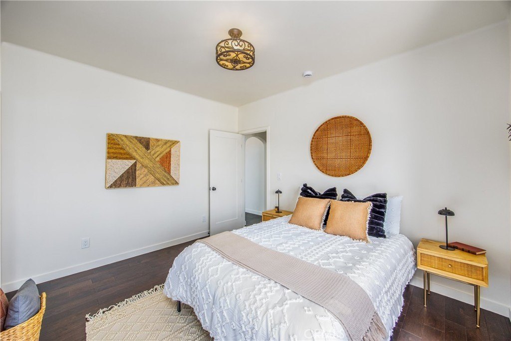 Los Angeles, California, 90043, United States, 3 Bedrooms Bedrooms, ,2 BathroomsBathrooms,Residential,For Sale,1986157