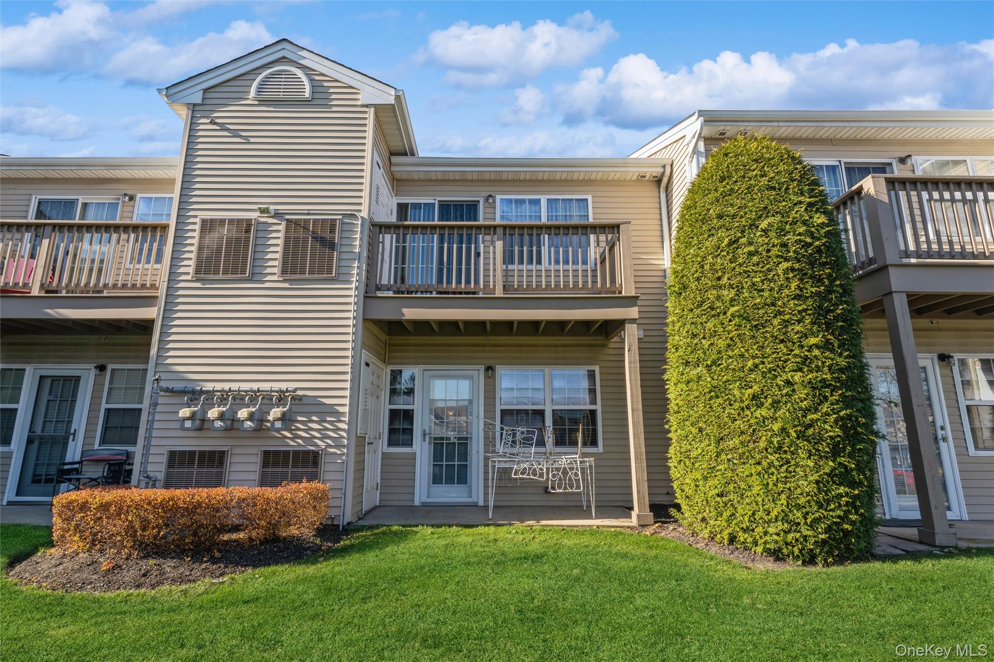 Valley Stream, New York, 11580, United States, 2 Bedrooms Bedrooms, ,2 BathroomsBathrooms,Residential,For Sale,2002901