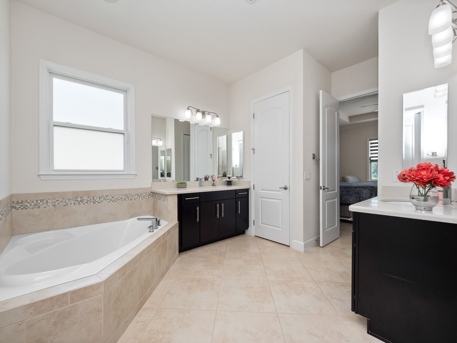 Winter Garden, Florida, 34787, United States, 5 Bedrooms Bedrooms, ,4 BathroomsBathrooms,Residential,For Sale,1980147