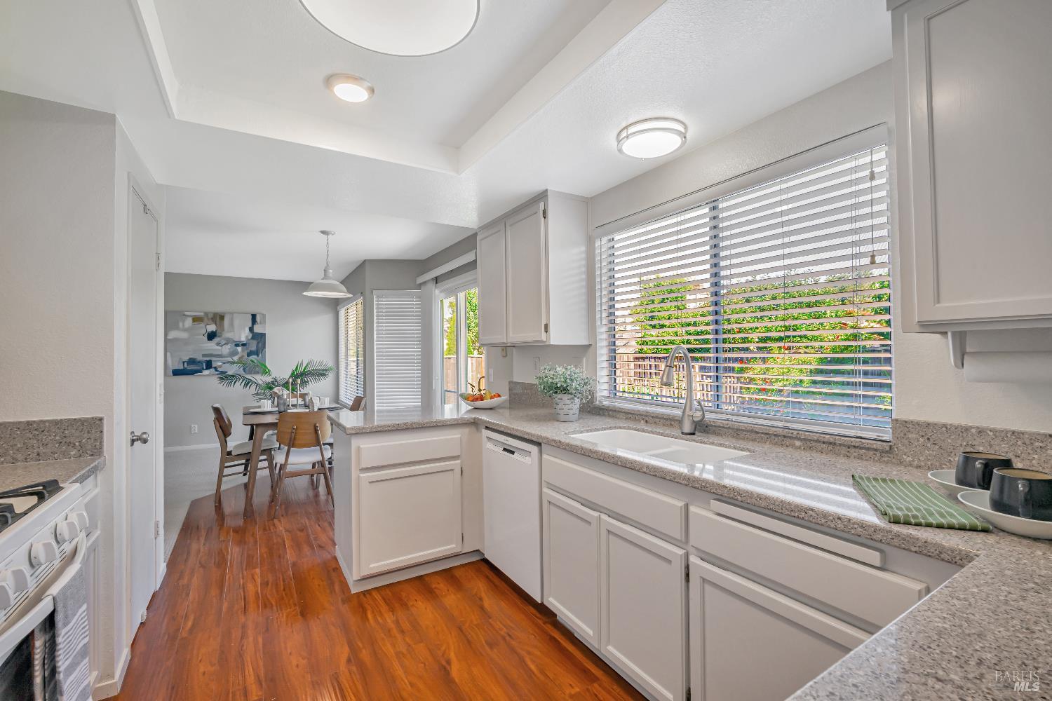 Windsor, California, 95492, United States, 3 Bedrooms Bedrooms, ,3 BathroomsBathrooms,Residential,For Sale,1925439