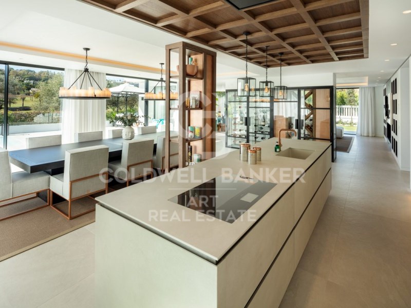 Marbella, Andalusia, ES, 5 Bedrooms Bedrooms, ,5 BathroomsBathrooms,Residential,For Sale,1767913
