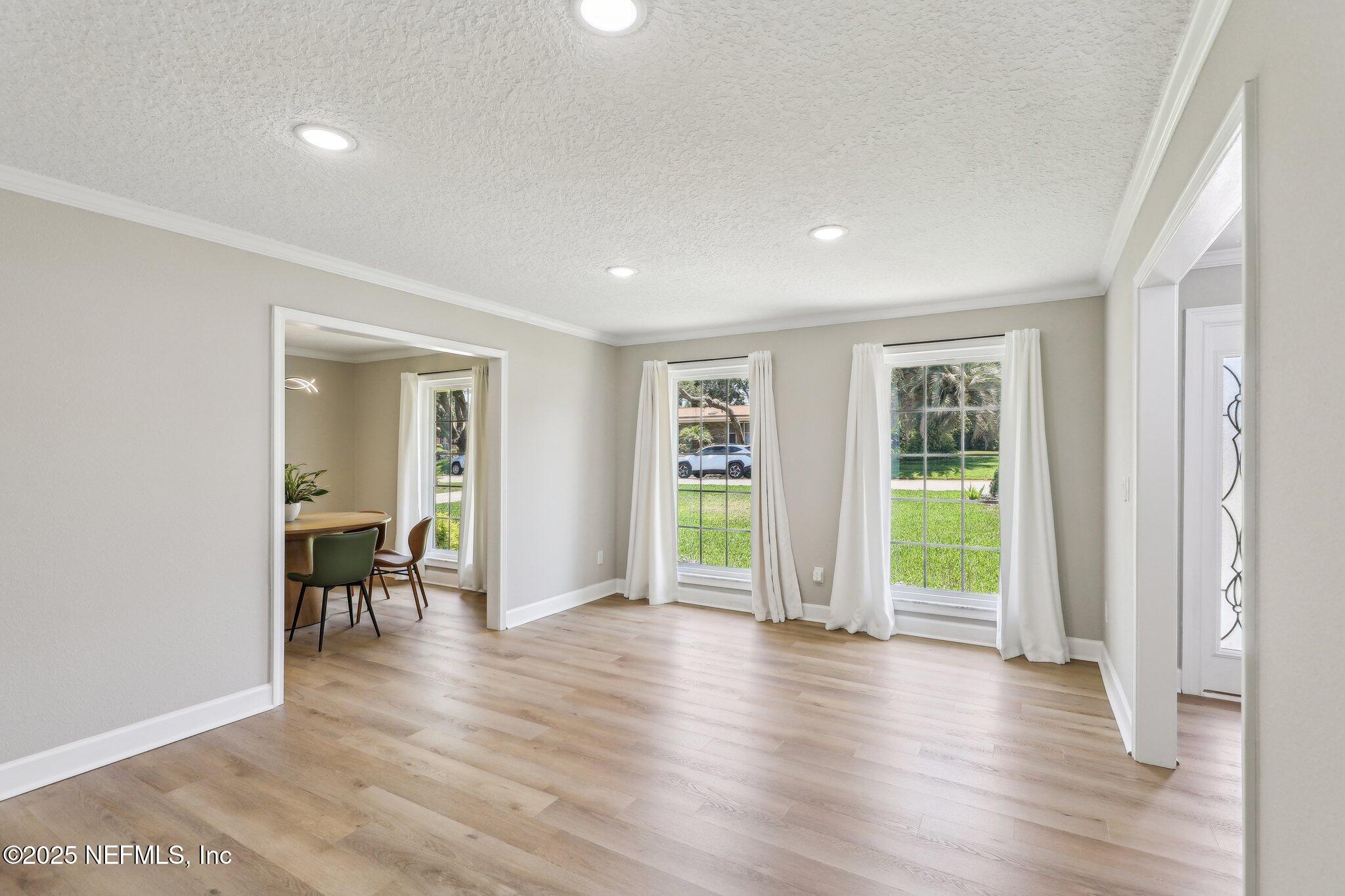 Jacksonville, Florida, 32256, United States, 4 Bedrooms Bedrooms, ,3 BathroomsBathrooms,Residential,For Sale,1911495