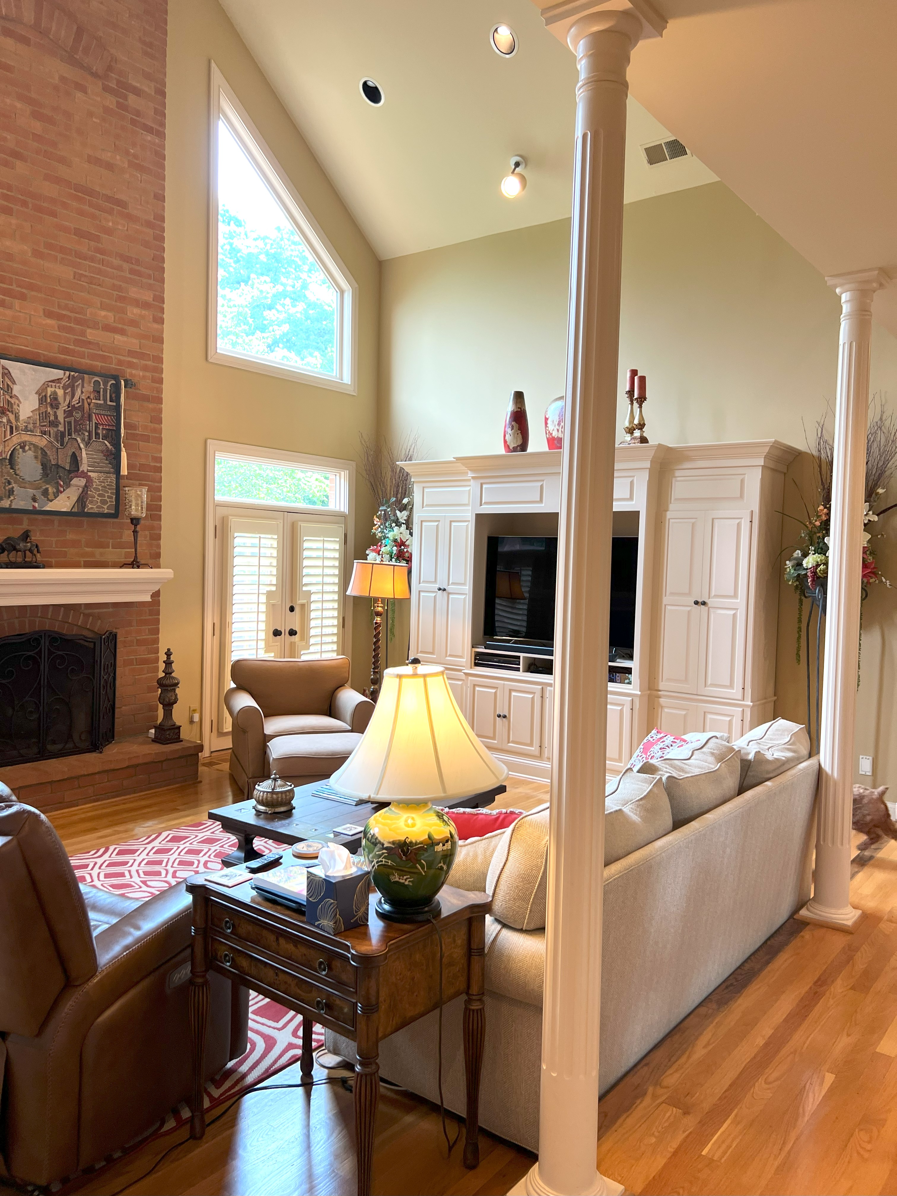 Frankfort, Kentucky, 40601, United States, 5 Bedrooms Bedrooms, ,4 BathroomsBathrooms,Residential,For Sale,1983551