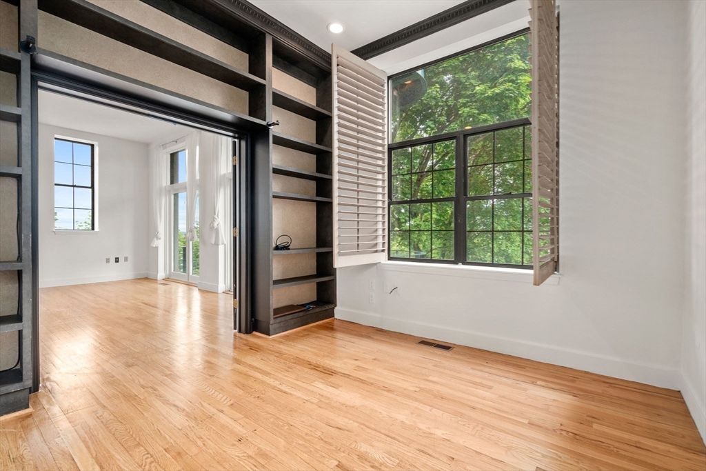 Brookline, Massachusetts, 02446, United States, 3 Bedrooms Bedrooms, ,3 BathroomsBathrooms,Residential,For Sale,1836663