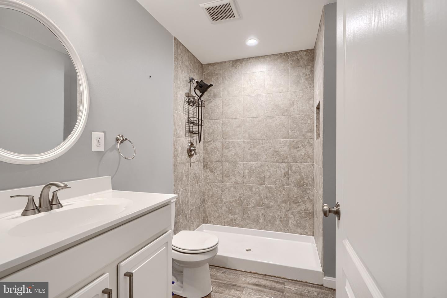 Glen Burnie, Maryland, 21060, United States, 4 Bedrooms Bedrooms, ,4 BathroomsBathrooms,Residential,For Sale,1983515