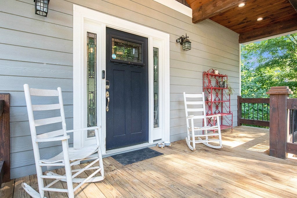 Blue Ridge, Georgia, 30513, United States, 4 Bedrooms Bedrooms, ,3 BathroomsBathrooms,Residential,For Sale,1919081