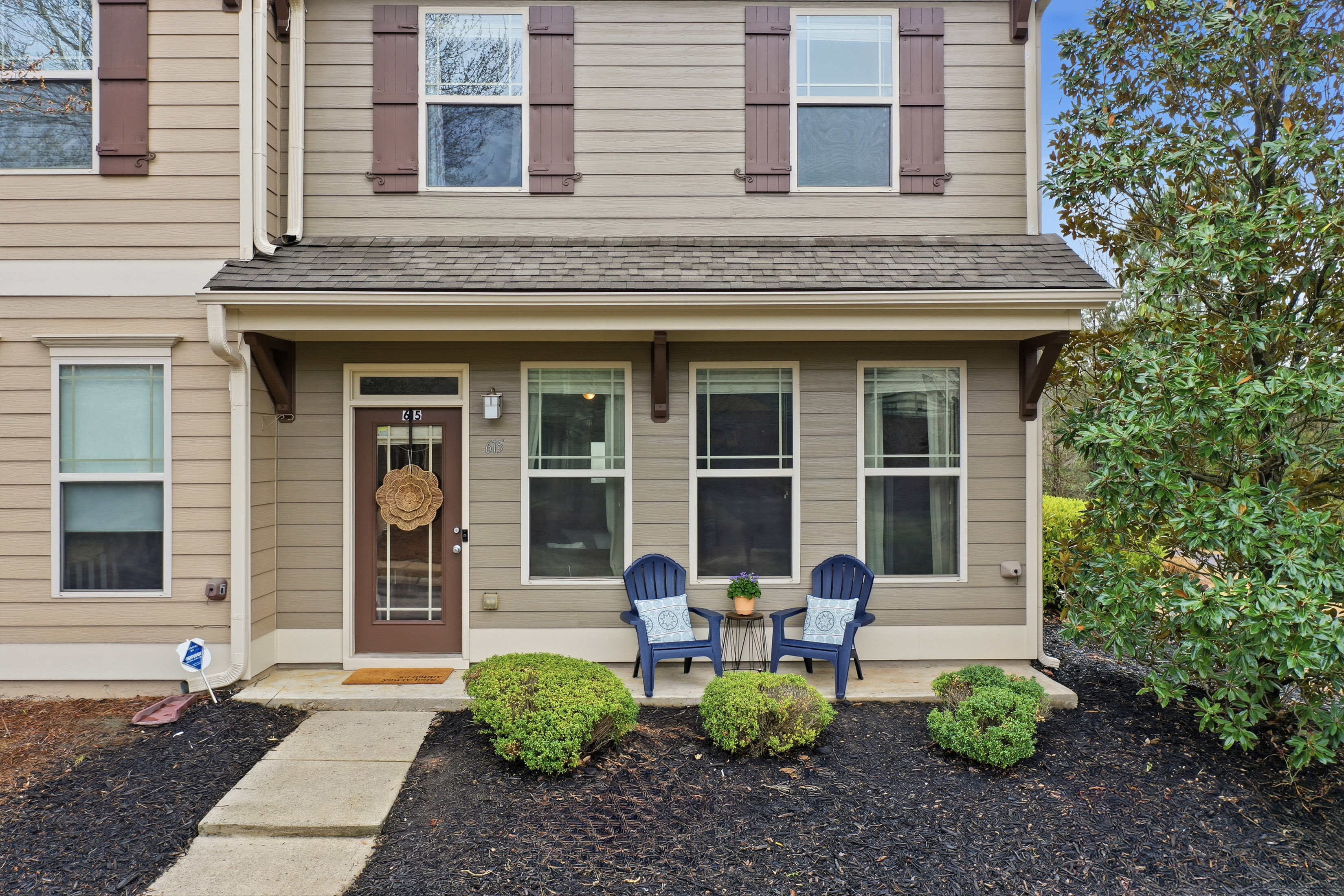  Charming End-Unit Townhome at the End of a Peaceful Cul-de-Sac - 物件實景