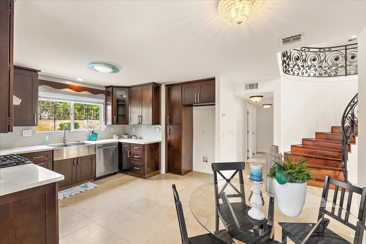 Cerritos, California, 90703, United States, 6 Bedrooms Bedrooms, ,5 BathroomsBathrooms,Residential,For Sale,2048783