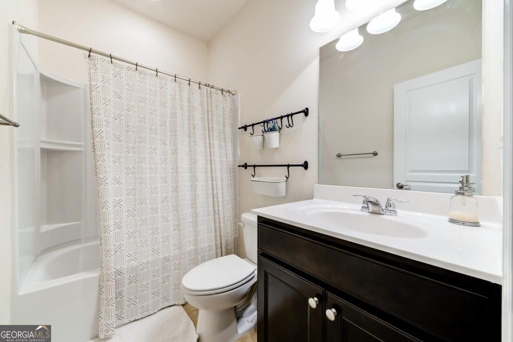 Cumming, Georgia, 30040, United States, 5 Bedrooms Bedrooms, ,5 BathroomsBathrooms,Residential,For Sale,1922351