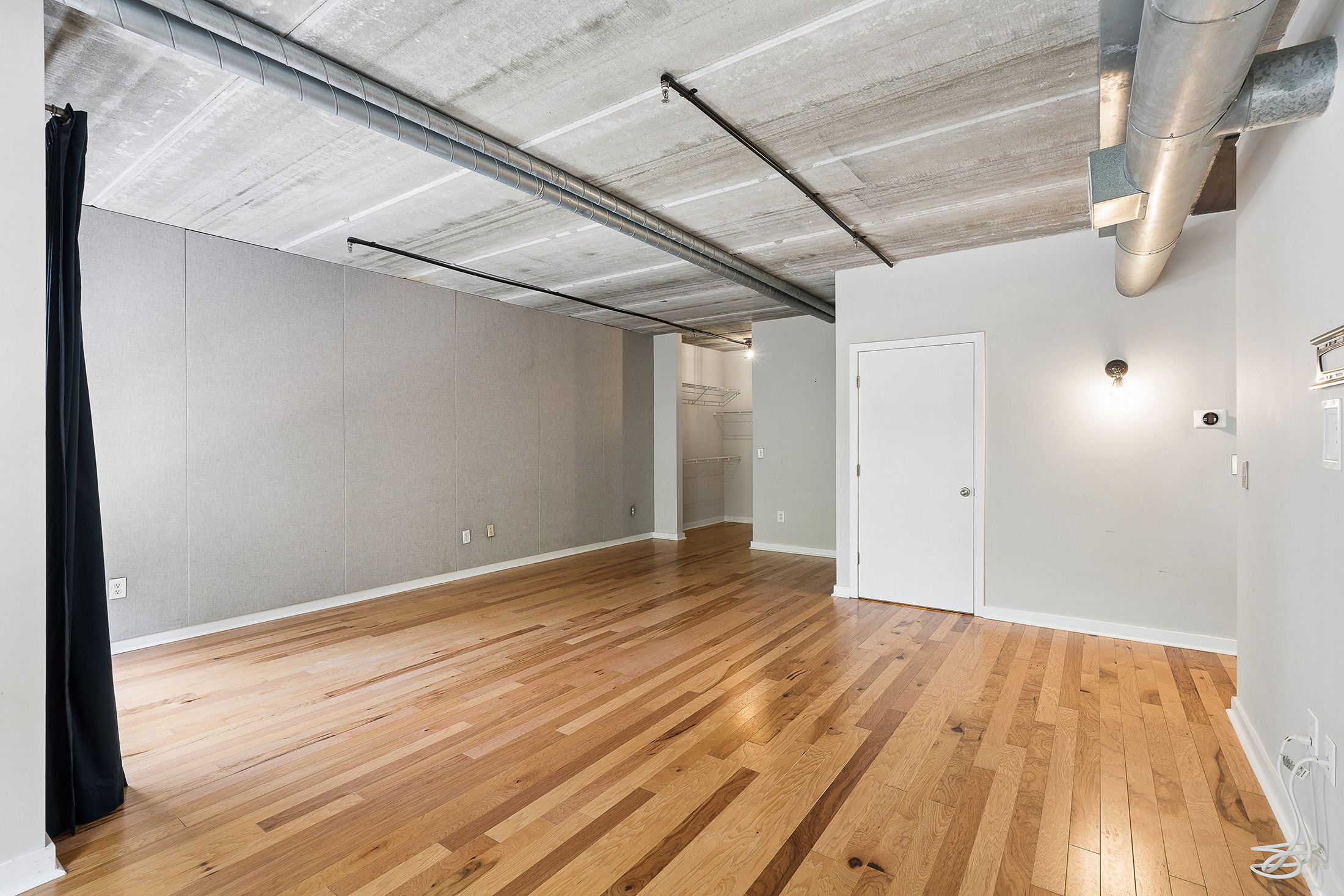  Spacious Heart-of-Midtown Condo - 物件實景