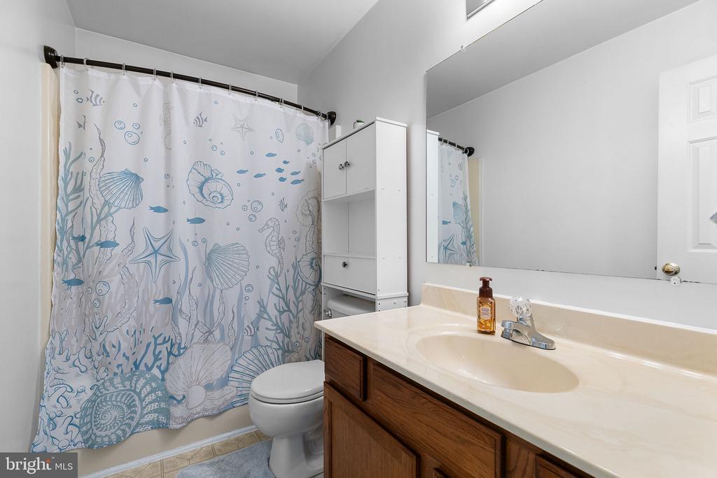Fredericksburg, Virginia, 22408, United States, 5 Bedrooms Bedrooms, ,4 BathroomsBathrooms,Residential,For Sale,1900737