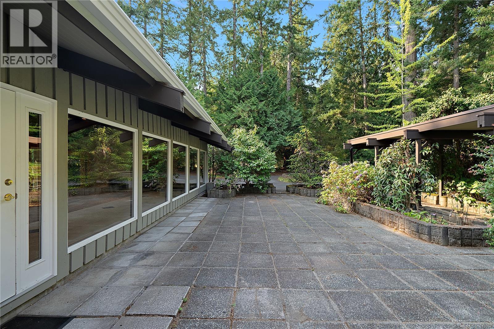 NORTH SAANICH, British Columbia, V8L 5L5, CA, 5 Bedrooms Bedrooms, ,4 BathroomsBathrooms,Residential,For Sale,1946996