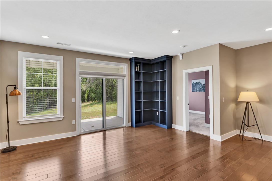 Jackson Twp, Pennsylvania, 16033, United States, 3 Bedrooms Bedrooms, ,3 BathroomsBathrooms,Residential,For Sale,1911029