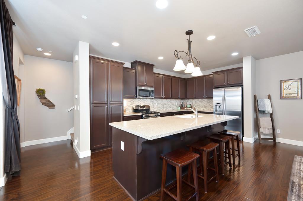 Folsom, California, 95630, United States, 2 Bedrooms Bedrooms, ,3 BathroomsBathrooms,Residential,For Sale,1917573