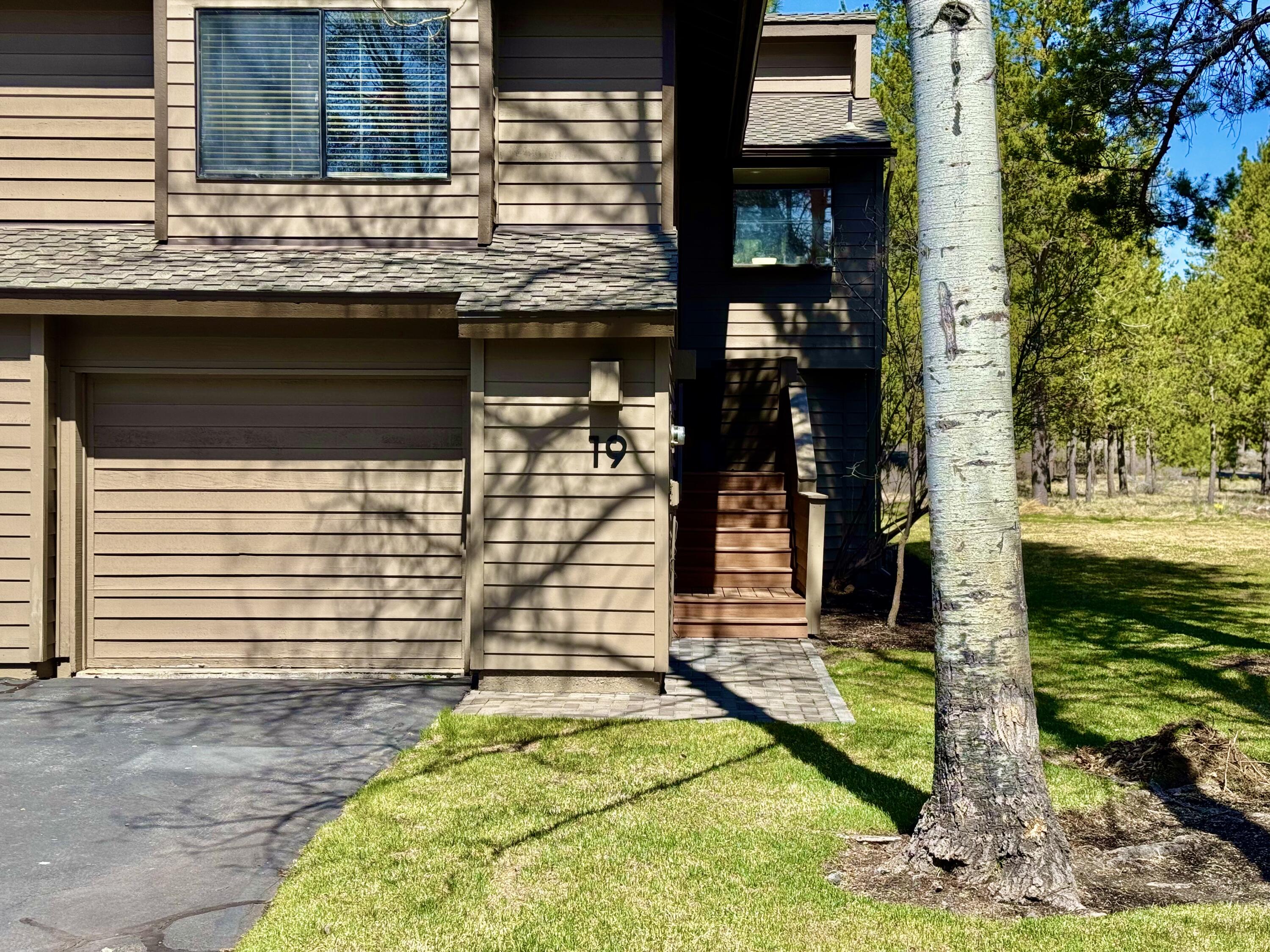 Sunriver, Oregon, 97707, United States, 3 Bedrooms Bedrooms, ,3 BathroomsBathrooms,Residential,For Sale,1778958