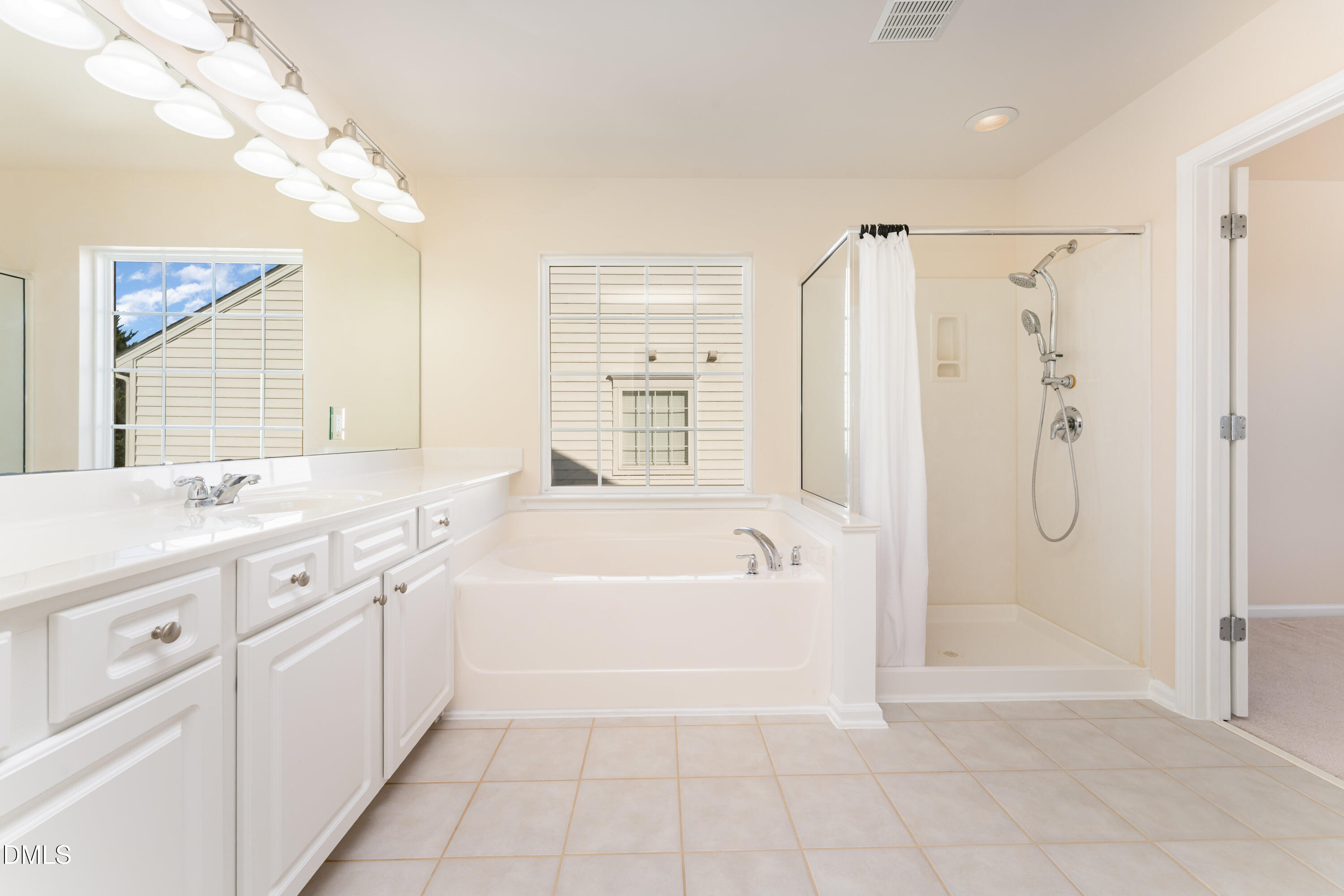 Raleigh, North Carolina, 27614, United States, 4 Bedrooms Bedrooms, ,3 BathroomsBathrooms,Residential,For Sale,1961308