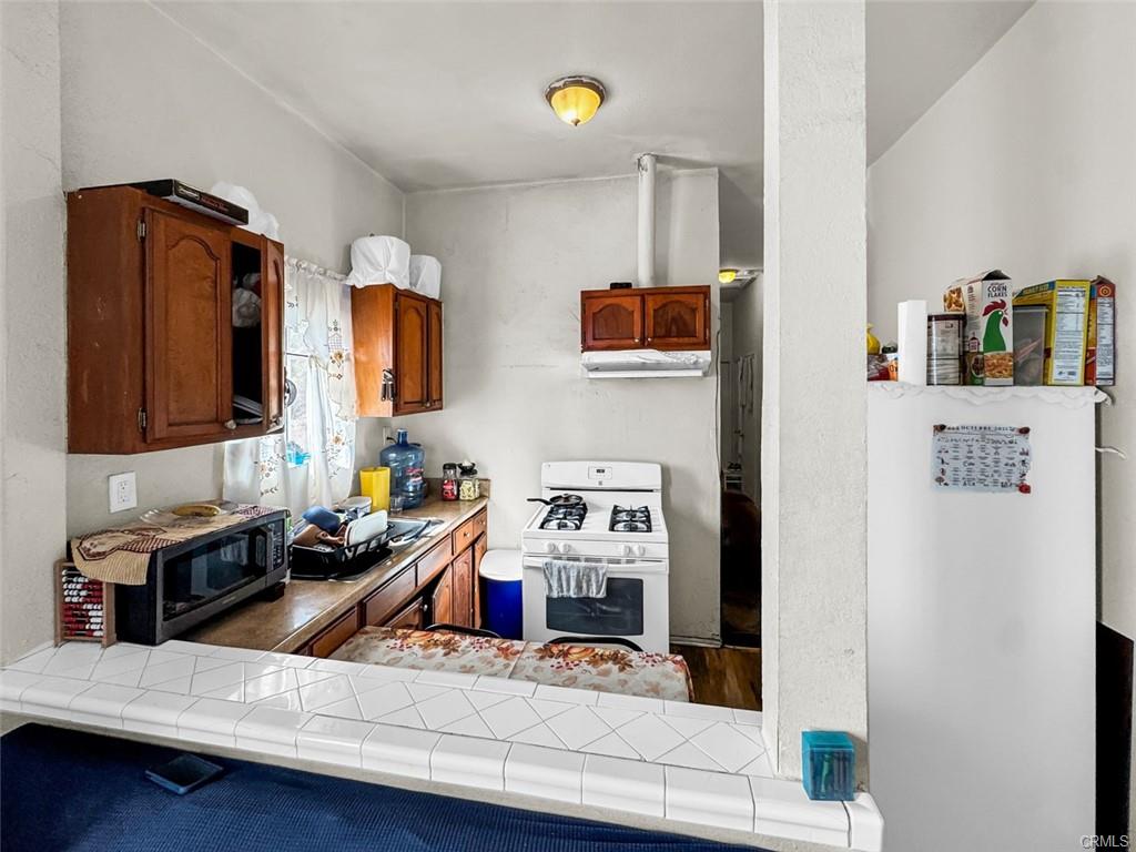 Los Angeles, California, 90011, United States, 12 Bedrooms Bedrooms, ,Residential,For Sale,1986052