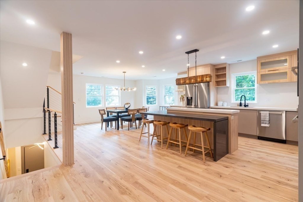 Reading, Massachusetts, 01867, United States, 3 Bedrooms Bedrooms, ,3 BathroomsBathrooms,Residential,For Sale,1880816