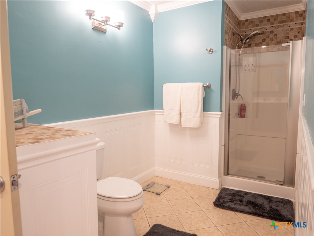 Victoria, Texas, 77905, United States, 5 Bedrooms Bedrooms, ,4 BathroomsBathrooms,Residential,For Sale,1989033