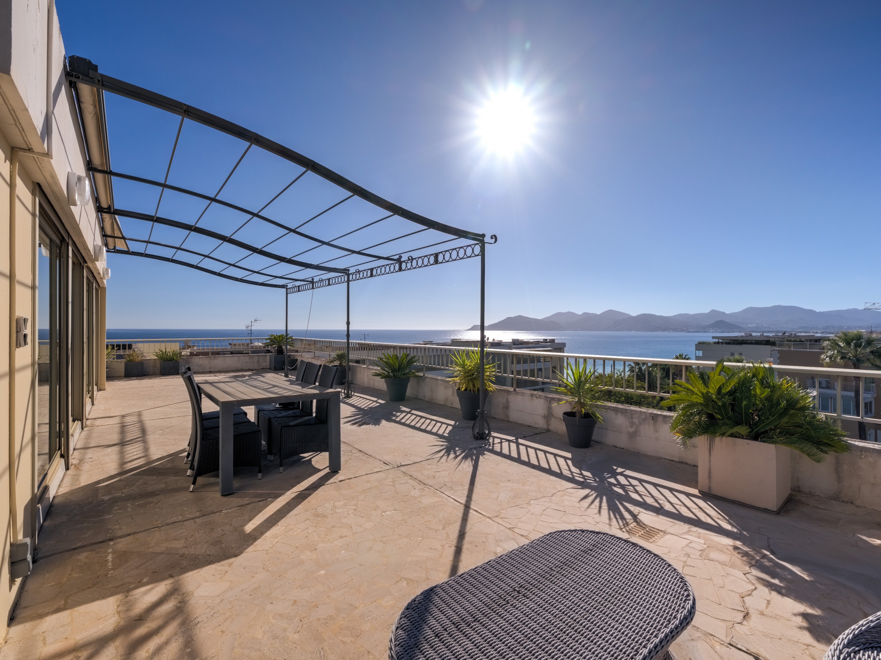  4-room duplex penthouse in Cannes Plages du Midi with terrace and sea view - 物件實景