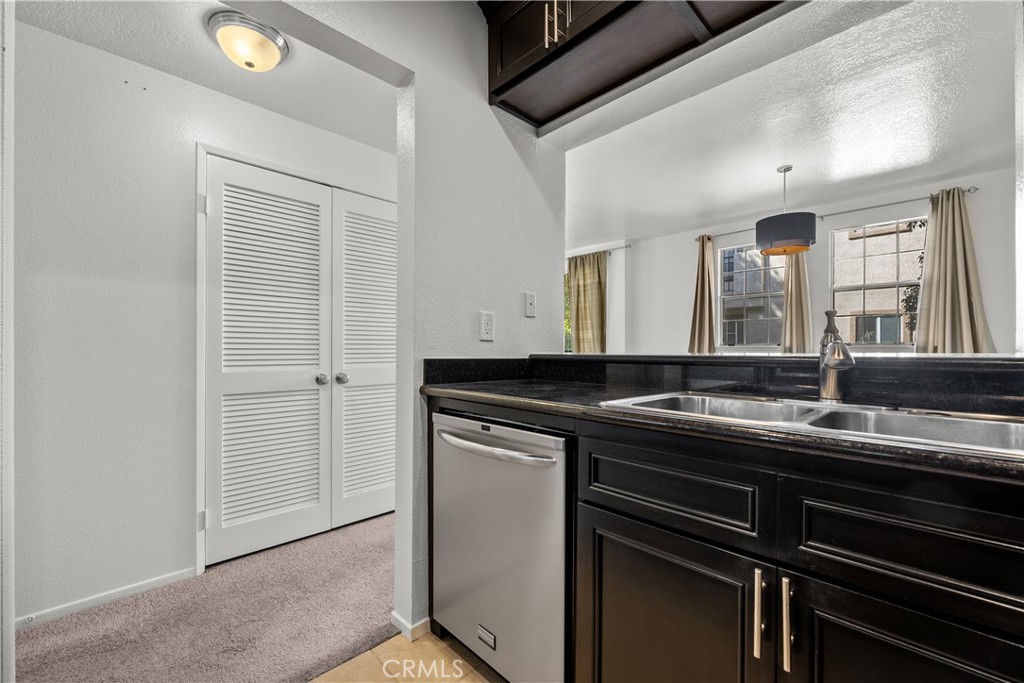Valencia, California, 91355, United States, 2 Bedrooms Bedrooms, ,2 BathroomsBathrooms,Residential,For Sale,1937123