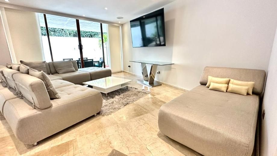 Playa del Carmen, Quintana Roo, 77717, Mexico, 5 Bedrooms Bedrooms, ,5 BathroomsBathrooms,Residential,For Sale,1968651