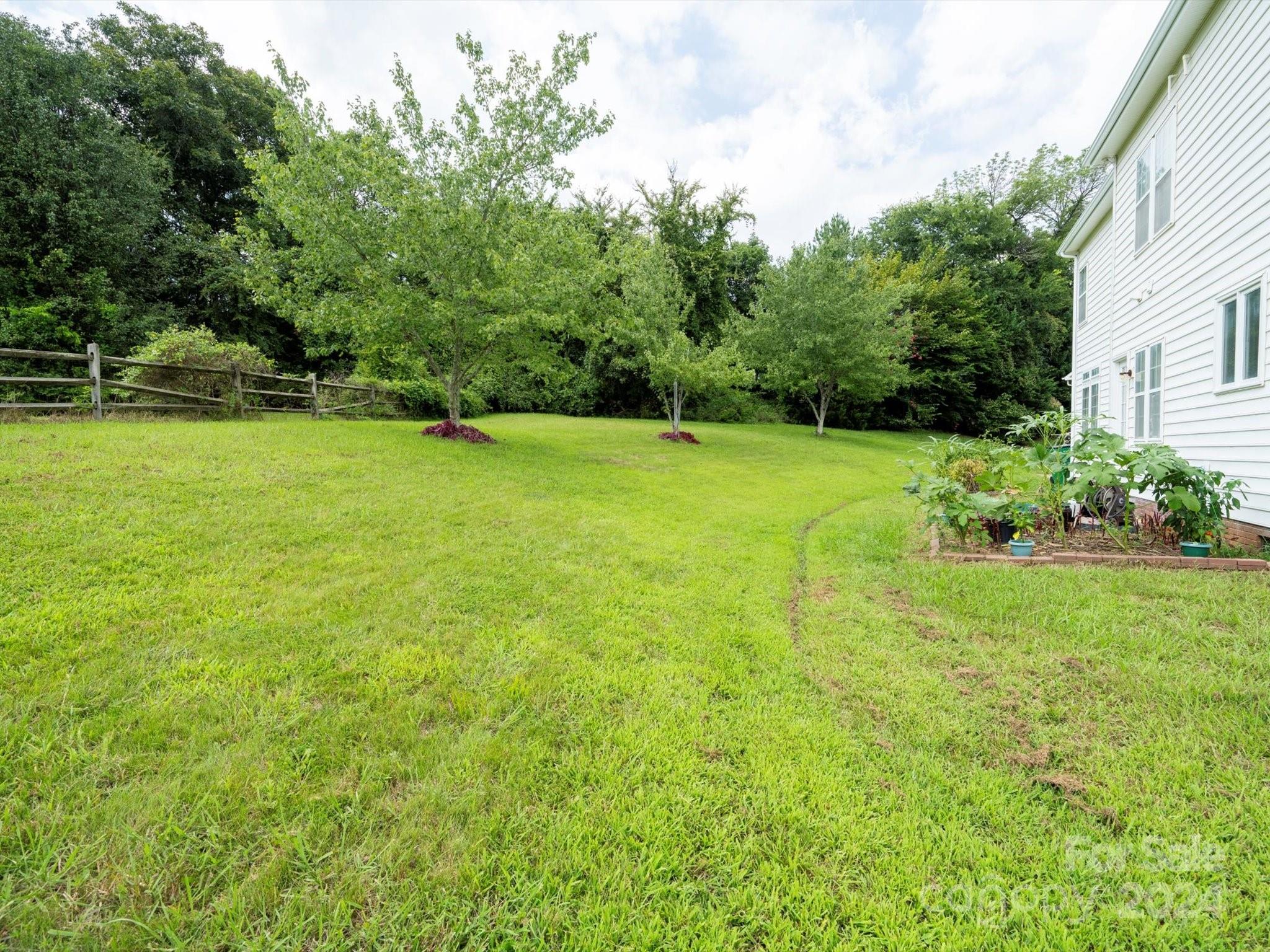 Charlotte, North Carolina, 28269, United States, 5 Bedrooms Bedrooms, ,3 BathroomsBathrooms,Residential,For Sale,1930006