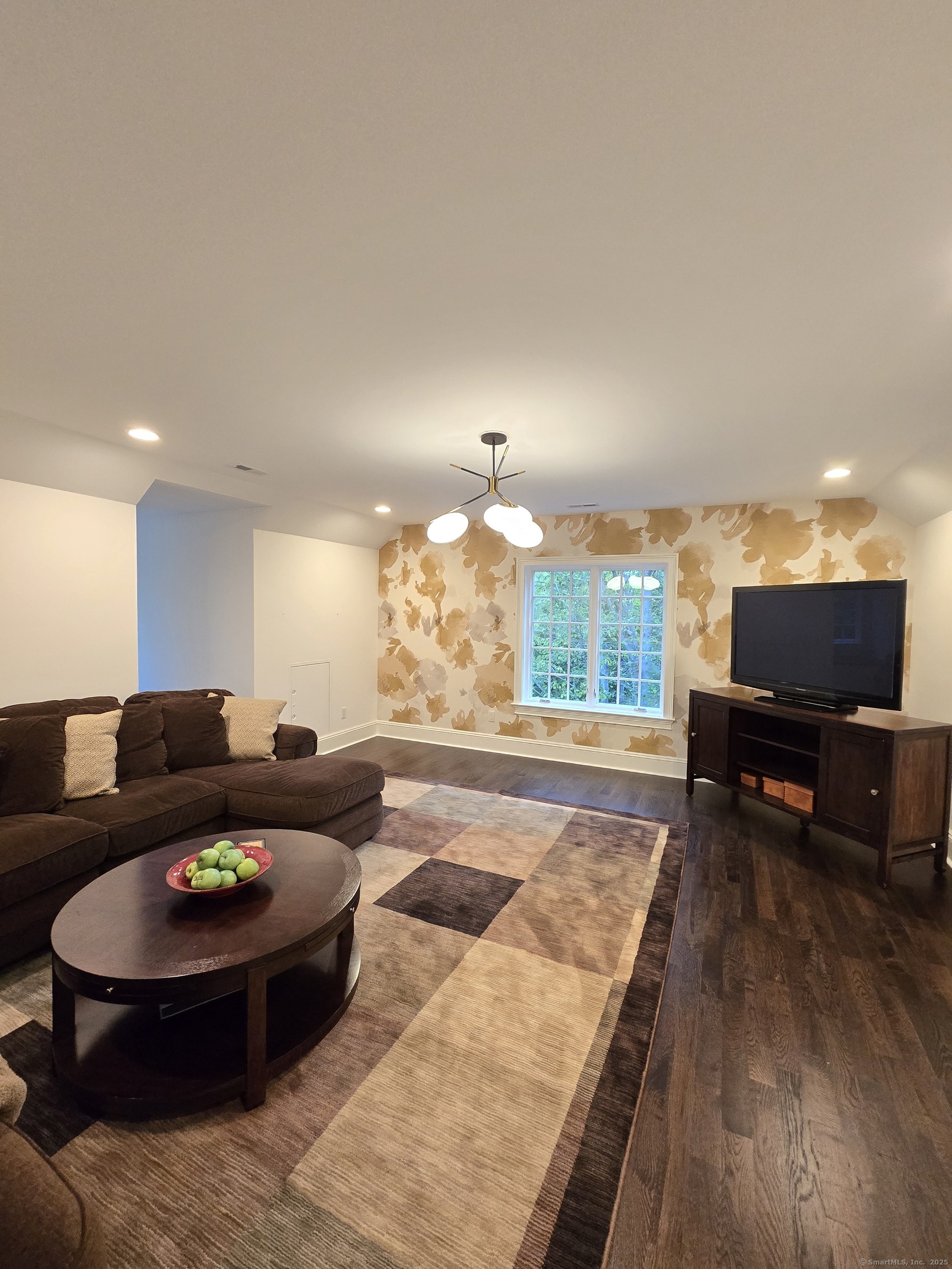 Westport, Connecticut, 06880, United States, 5 Bedrooms Bedrooms, ,5 BathroomsBathrooms,Residential,For Sale,1827473