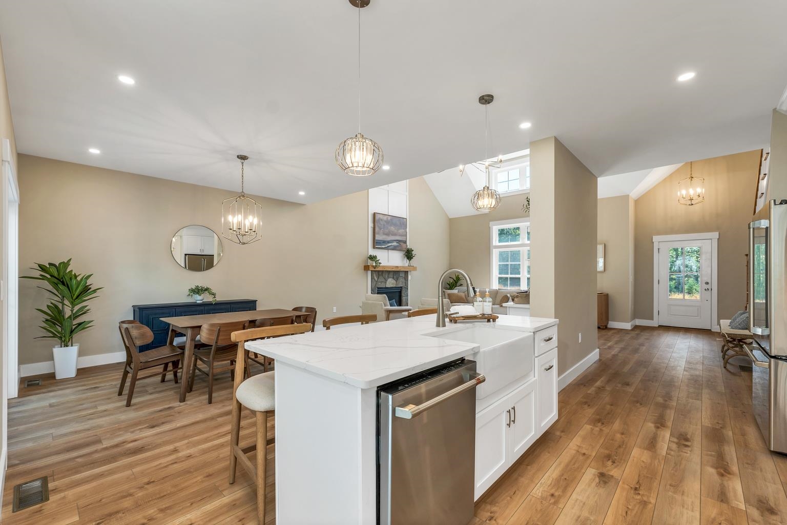 Laconia, New Hampshire, 03246, United States, 3 Bedrooms Bedrooms, ,3 BathroomsBathrooms,Residential,For Sale,1932606