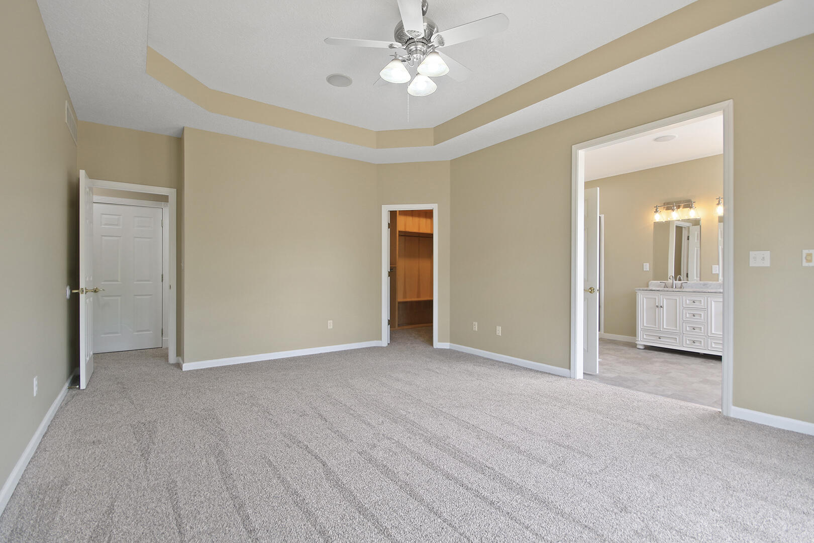 COLUMBIA, Missouri, 65203, United States, 5 Bedrooms Bedrooms, ,4 BathroomsBathrooms,Residential,For Sale,1934961