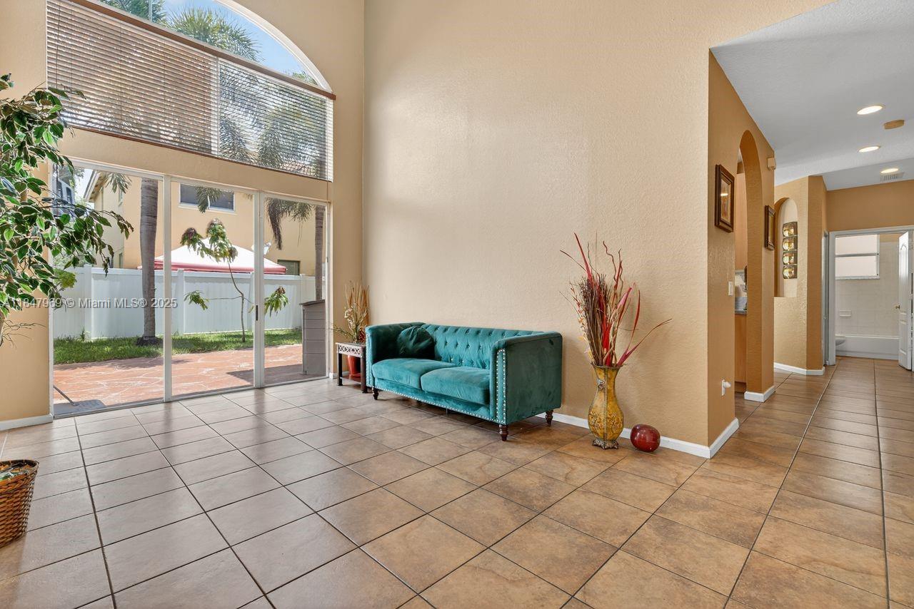 Homestead, Florida, 33033, United States, 7 Bedrooms Bedrooms, ,3 BathroomsBathrooms,Residential,For Sale,1903870