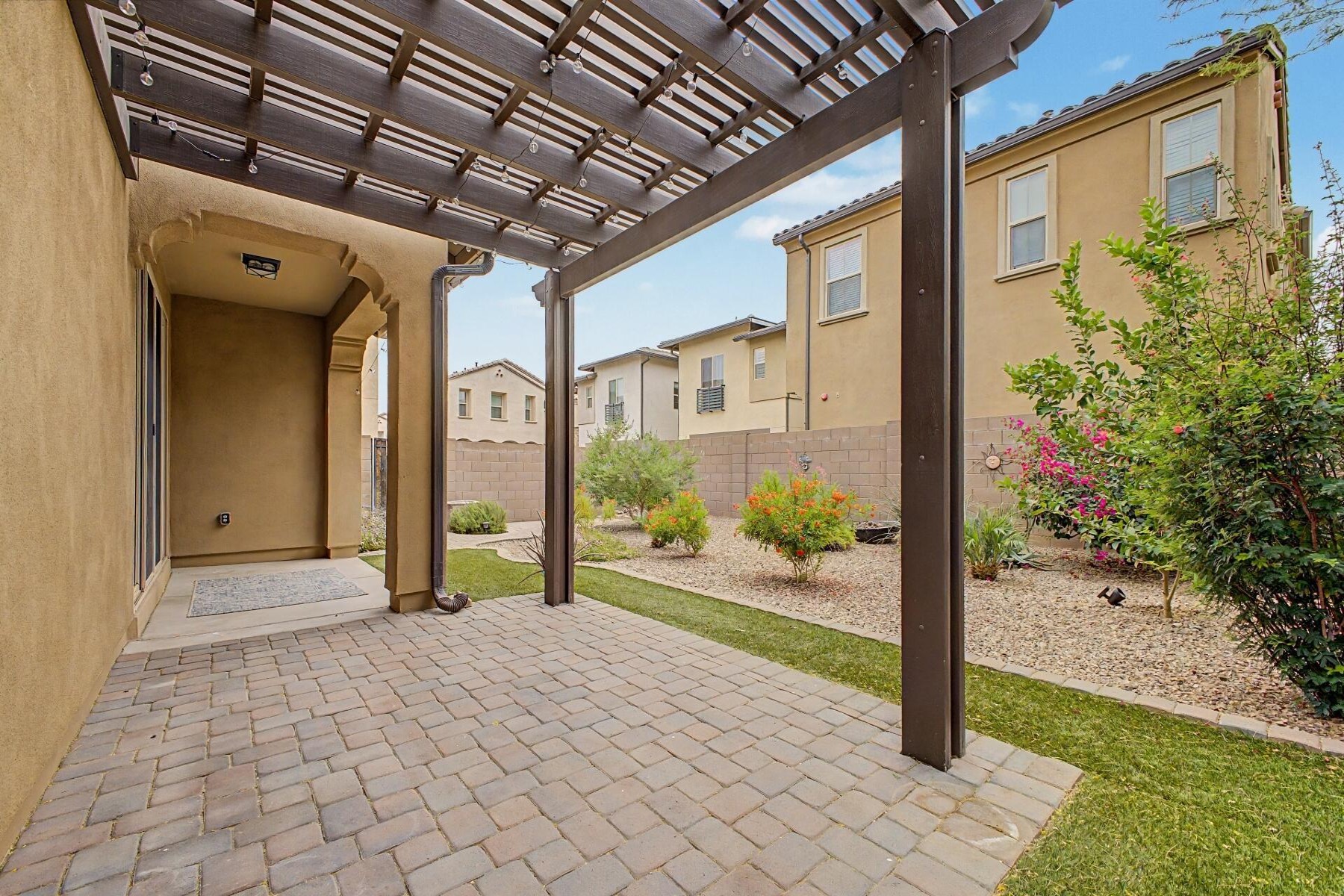  2369 W Gloria Lane  Phoenix, AZ - 物件實景