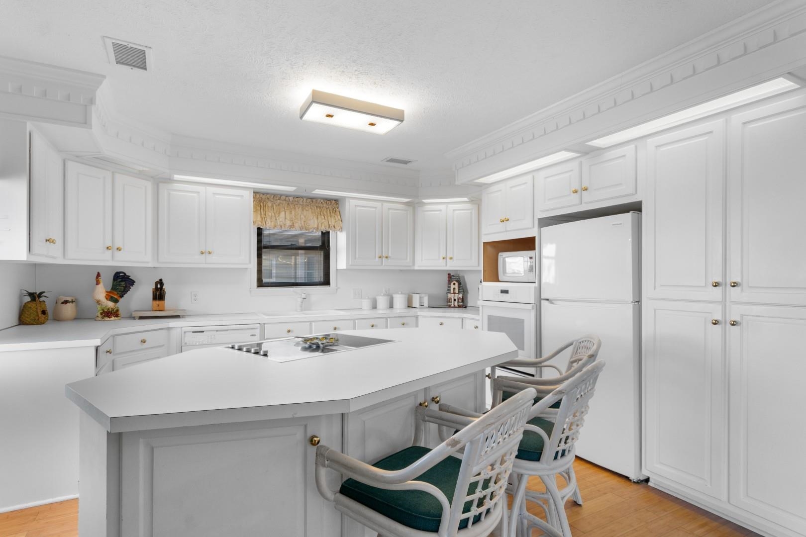 North Myrtle Beach, South Carolina, 29582, United States, 4 Bedrooms Bedrooms, ,2 BathroomsBathrooms,Residential,For Sale,2015059