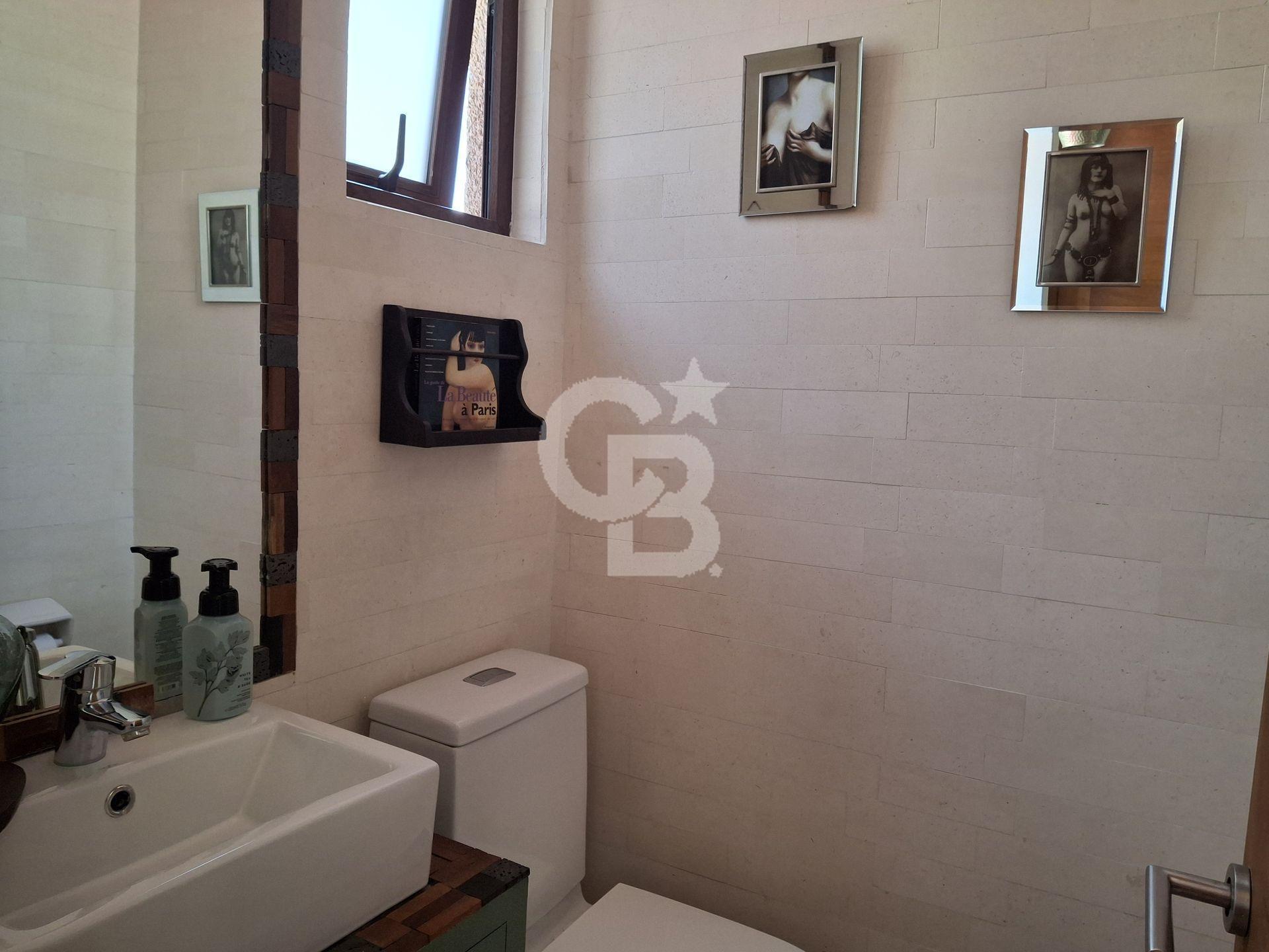 La Reina, Chile, 5 Bedrooms Bedrooms, ,5 BathroomsBathrooms,Residential,For Sale,1968916